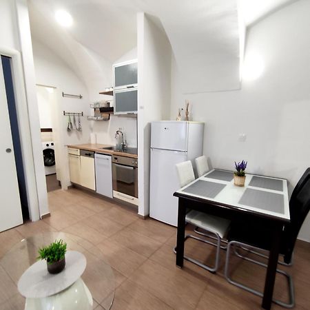 Studio Apartment Sisters 3-4 Ljubljana Eksteriør billede